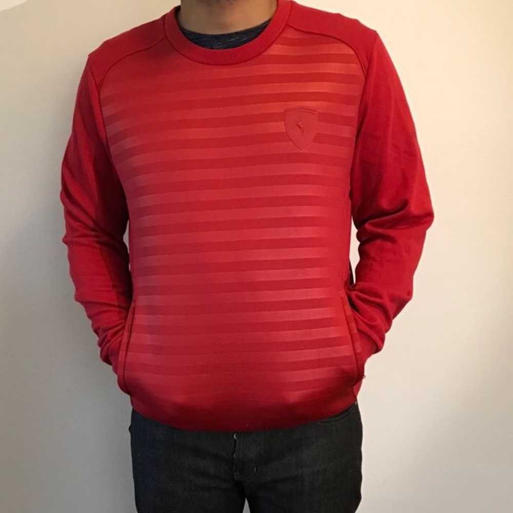 Puma Crewneck. Red